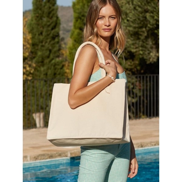 resort-canvas-bag-2.webp