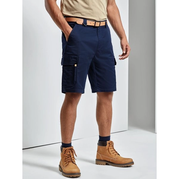 mens-workwear-cargo-shorts-3.webp