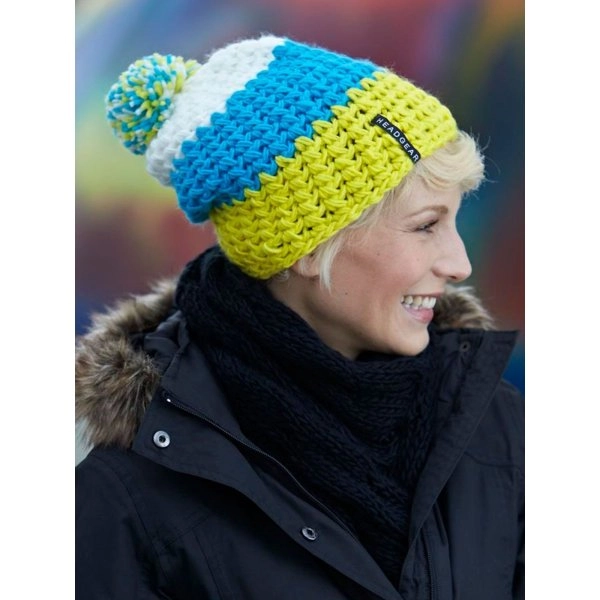 crocheted-cap-with-pompon-2.webp