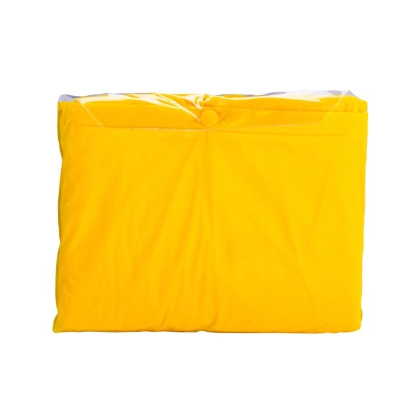 impermeabile-in-pvc-goffrato-con-cappuccio-e-2-tasche-frontali-inserito-in-bustina-giallo-4.webp