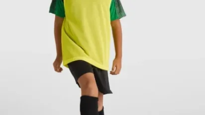 ⚽ Pettorina ROMA: Il Colore del Lavoro di Squadra sul Campo